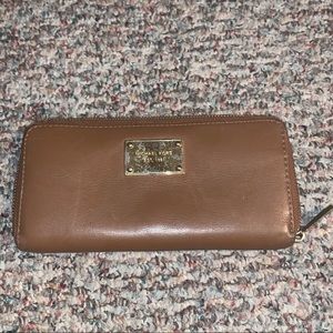 COPY - Michael Kors Wallet!